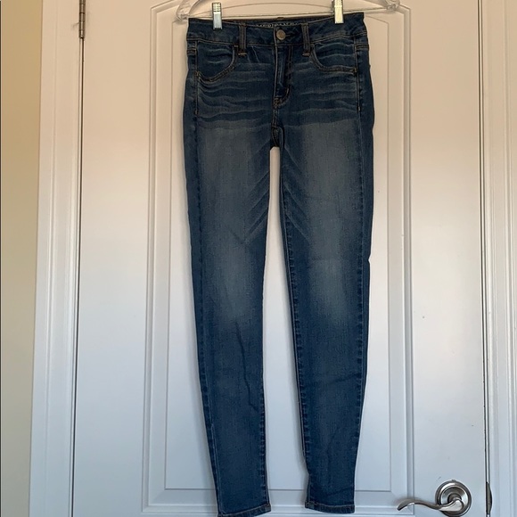 Medium wash jeans - Picture 1 of 6